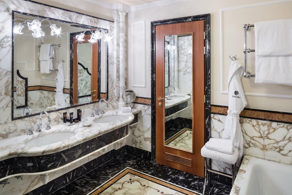 Baglioni Hotel Carlton - The Leading Hotels Of The World Milan Exterior photo