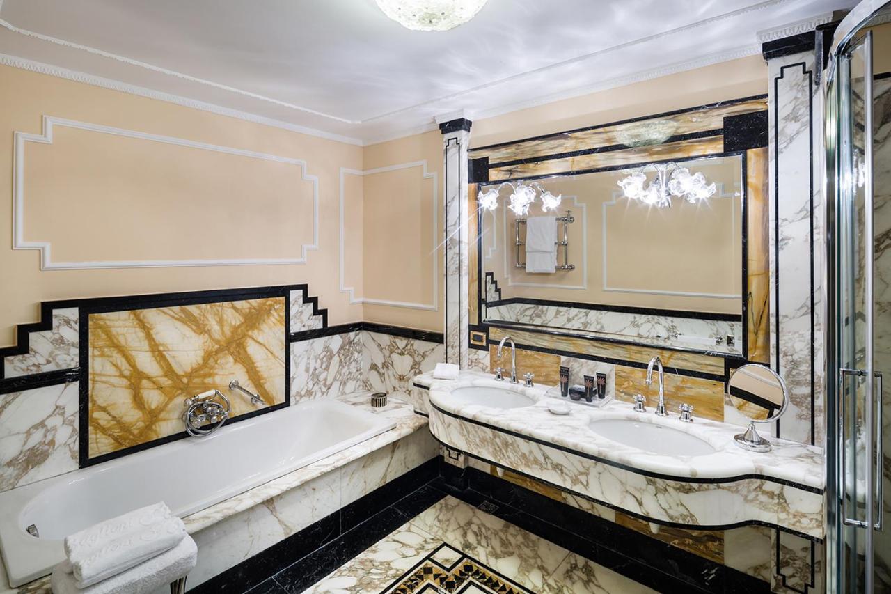 Baglioni Hotel Carlton - The Leading Hotels Of The World Milan Exterior photo